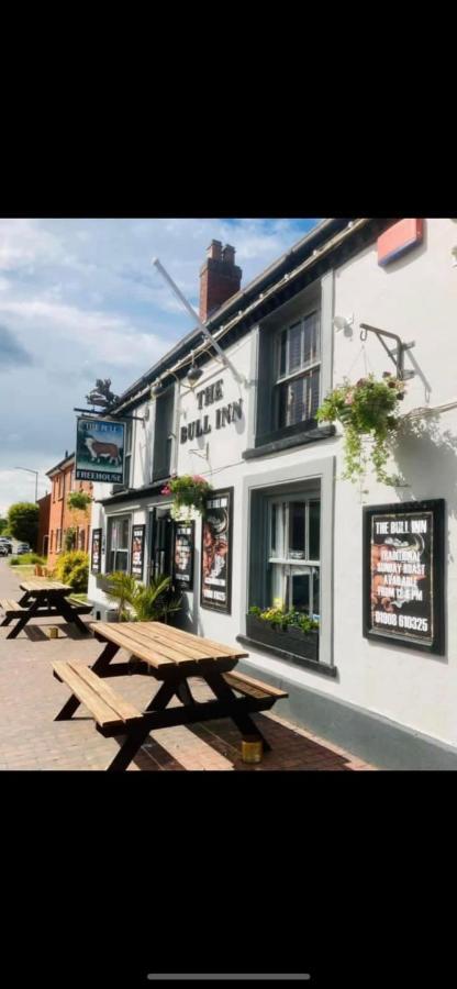 The Coach House At The Bull Inn Milton Keynes Exterior photo